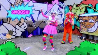 Mimi ja Kuku: Tanssiseikkailu Lontoossa (S) - Supersankareita ja kirppuja