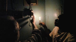 Kolmasulottuvuus.fi: Pimeää auringon alla