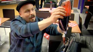 Dokumenttiprojekti: Sinivalkoinen valhe