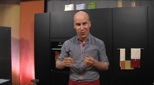 Voita & Sokeria: Voita&Sokeria: Munakoisorullia tomaattikastikkeessa