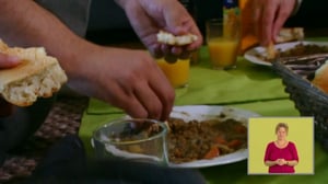 Sormilla vai puikoilla (viittomakielelle tukattuna): Sormilla vai puikoilla