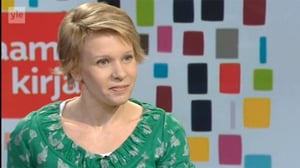 Aamun kirja: Selja Ahava: Taivaalta tippuvat asiat