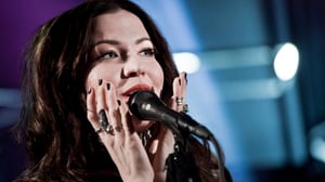 Rauhassa: Rauhassa - Jenni Vartiainen