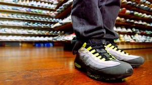 Sneakerheadz - Koukussa kenkiin