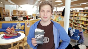 Kirjojen Suomi: Kirja, joka kolahti: Jussi Adler-Olsen - Flaskpost från P