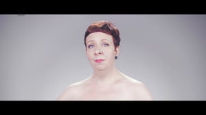 #kulttuurinvälikysymys: Jenni Kokander paljaana taiteen vuoksi