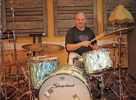 Micke Björklöf spelar blues