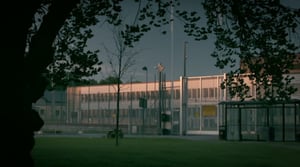 Kirjallisuus kaltereiden takana