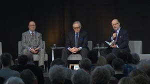 Helsingin kirjamessut: Martti Ahtisaari, Jaakko Iloniemi ja Tapani Ruokanen: Miten tästä eteenpäin?