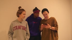 Homman nimi: Soita julkkisfrendille