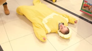 Homman nimi: Pukeudu vauvaksi