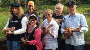 Grankulla Ukulele Sällskap GrUS uppträder live
