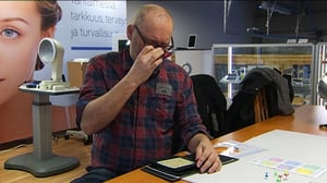 Yle Uutisluokka Triplet: Punavihersokeus on satojen tuhansien suomalaisten ongelma