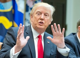 Yle Uutisluokka Triplet: Trump: Media ei kerro teille totuutta