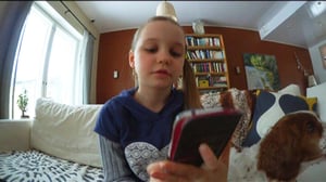 Yle Uutisluokka Triplet: Puhelinnumeroiden kierrätys voi tietää lapselle perintäkirjeitä ja päiväkahvikutsuja