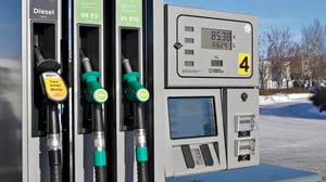 Yle Uutisluokka Triplet: Bensapumput saattavat olla katoavaa kansanperinnettä