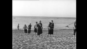 Oi maamme!: Mustavalkoinen elämä