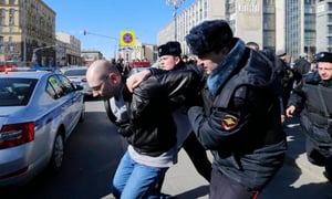 Yle Uutisluokka Triplet: Moskovassa pidätettiin yli 700 ihmistä korruptionvastaisissa mielenosoituksissa