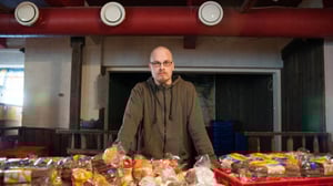 Yle Uutisluokka Triplet: Ruokajonot pidentyneet Kuopiossa – mukana myös nuoria