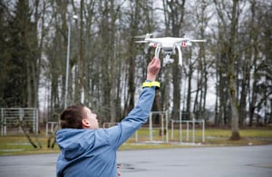 Yle Uutisluokka Triplet: Virolaisessa lukiossa opiskellaan kyberpuolustusta valinnaisaineena