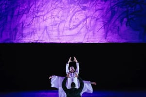 Yle Uutisluokka Triplet: Synesteetikko Kaija Saariahon ooppera sukeltaa varjoihin ja valoihin