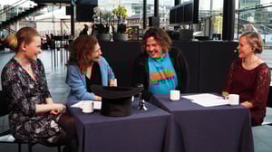 Kantapöytä: Kantapöydän taiteilijatreffeillä Minna ja Jani Pensola