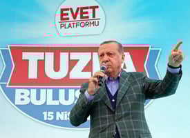 Yle Uutisluokka Triplet: Yhden miehen valta toteutui Turkissa