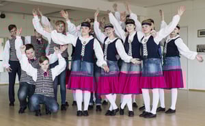 Yle Uutisluokka: Nykypäivän tanhussa villahousut vaihtuvat välillä pillifarkkuihin