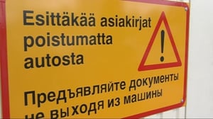 Yle Uutisluokka Triplet: Monet turvapaikan saaneet yrittävät tuoda sukulaisiaan Suomeen laittomasti