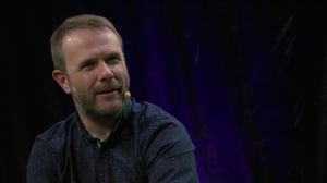 Helsinki Lit 2017: Villi ja yksinäinen paikka rannikolla, kauhua ja lavalla Andrew Michael Hurley ja Antti Tuomainen