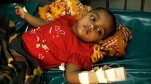 Yle Uutisluokka Triplet: Satoja suomalaisia kutsutaan Afrikkaan testaamaan ripulirokotetta lasten henkien pelastamiseksi