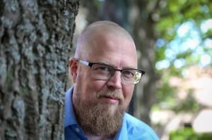 Yle Uutisluokka Triplet: Mielensäpahoittaja teki Tuomas Kyröstä kansan suosikin