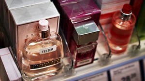 Yle Uutisluokka Triplet: Lähes puoli miljoonaa suomalaista kärsii tuoksuista