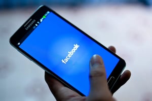 Yle Uutisluokka Triplet: Facebook luovuttaa USA:n kongressille 3 000 Venäjältä ostettua poliittista mainosta