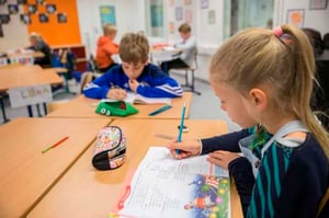 Yle Uutisluokka Triplet: Koulujen sisäilmaongelmista pyristellään eroon kaupunkien yhteistyöllä