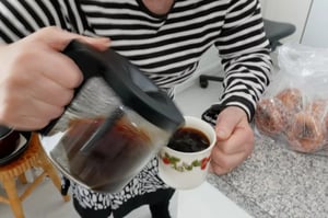 Yle Uutisluokka Triplet: Ilmastonmuutos uhkaa suomalaisten suosikkikahvia