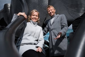 Let the Peoples Sing (svenskt referat)