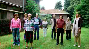 Uusi Kino: People in white - Valkopukuiset (S): 22.02.2016 23.51