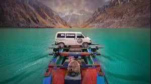 Autolla Nepaliin: 07.11.2015 22.05