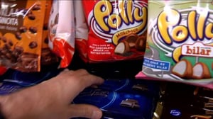 Yle Uutisluokka Triplet: Sokerivero nostaisi myös keksien ja makeiden jogurttien hintaa (S): 26.10.2015 17.05