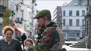 Yle Uutisluokka Triplet: Brysselin poikkeustila sulki koulut ja kaupat - EU-kokoukset jatkuvat tiukasti vartioituina (S): 23.11.2015 18.14