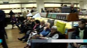 Yle Uutisluokka Triplet: Dekkaristi Jens Lapidus pohtii: Mikä saa nuoren liittymään jengiin? (S): 03.12.2015 18.22