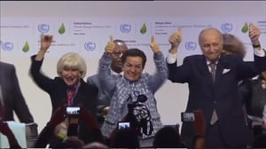 Yle Uutisluokka Triplet: Historiallinen ilmastosopimus hyväksytty (S): 14.12.2015 15.13