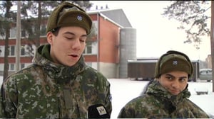 Yle Uutisluokka Triplet: Joka kolmas varusmies saattaa viihtyä nuuska huulessa (S): 13.01.2016 11.31