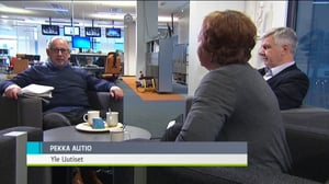 Yle Keski-Suomi Nettistudio: Nettistudio: Anne Kalmari (kesk.) ja Toimi Kankaanniemi (ps.) tarkastelevat muun muassa junaliikenteen kilpailutusta (S): 01.02.2016 13.49