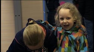 Yle Uutisluokka Triplet: Maailmalla sijaitsevat suomalaiset koulut stressaavat rahasta (S): 15.02.2016 11.34