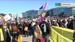 Yle Uutisluokka Triplet: Yle Uutiset klo 11:00, 9.3.2016 (S): 09.03.2016 11.09