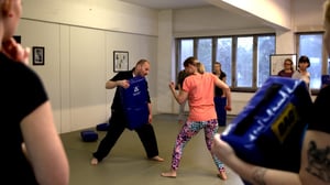 Puoli seitsemän: Naisten itsepuolustuskurssi: 13.04.2016 16.39