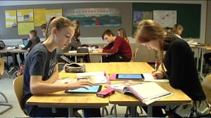 Yle Uutisluokka Triplet: Nuoret: kiire ja kännykät pahimpia oppimisen esteitä (S): 27.04.2016 11.24