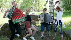 Kylässä: Kesäteatteria: 05.07.2016 11.00